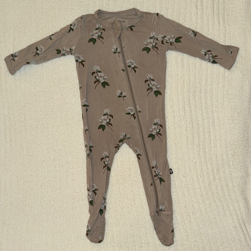 EUC - Kyte Baby bamboo footie onesie